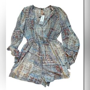 NWT LeShop Butterfly Sleeve blue and brown flowy Romper size small